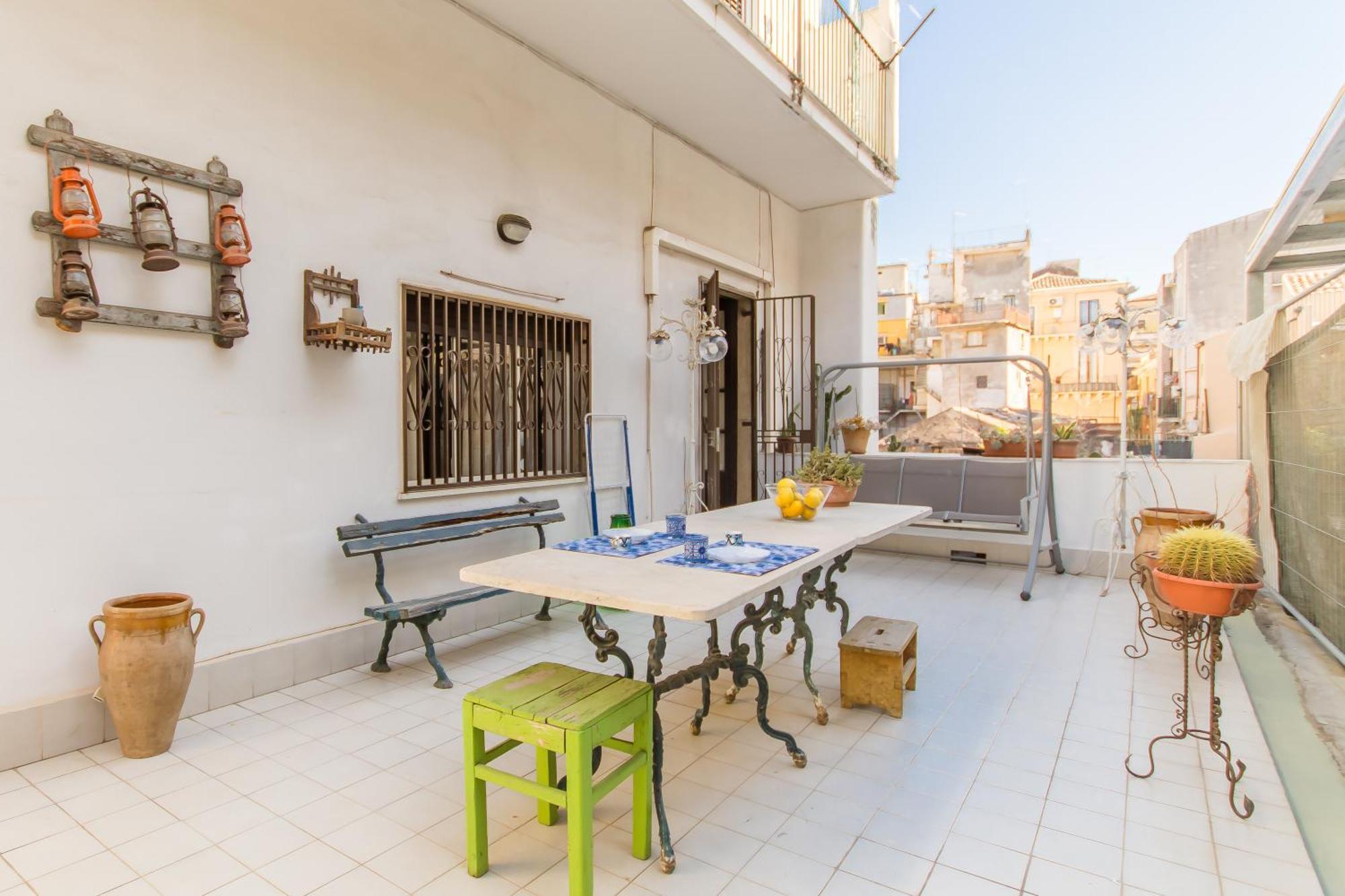 Arte House In The Historical Catania - Happy Rentals Bagian luar foto